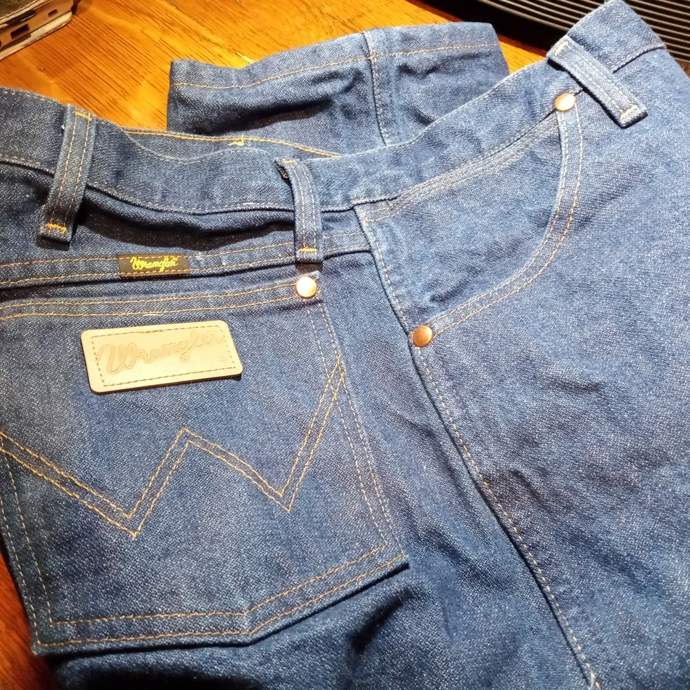 Wrangler Relaxed Blue Jeans with Classic Denim Texture